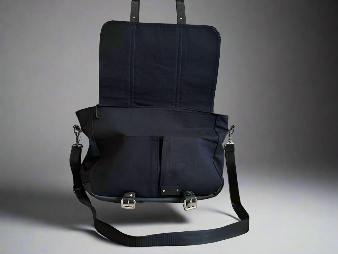 Colby messanger bag