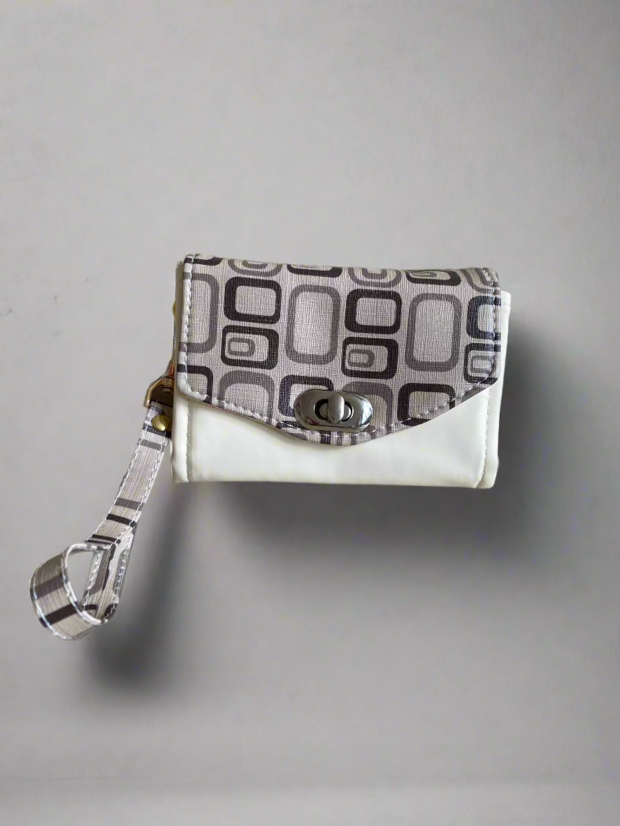 Mini Necessary clutch Wallet Beige