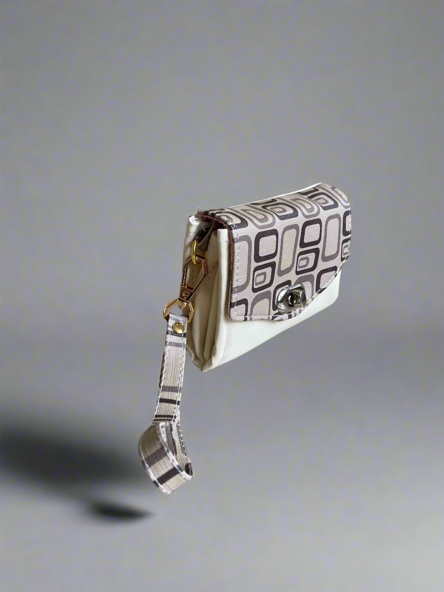 Mini Necessary clutch Wallet Beige