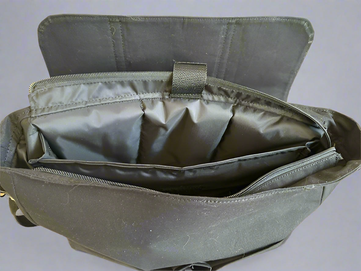 Colby messanger bag
