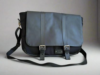 Colby messanger bag