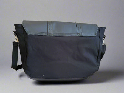 Colby messanger bag