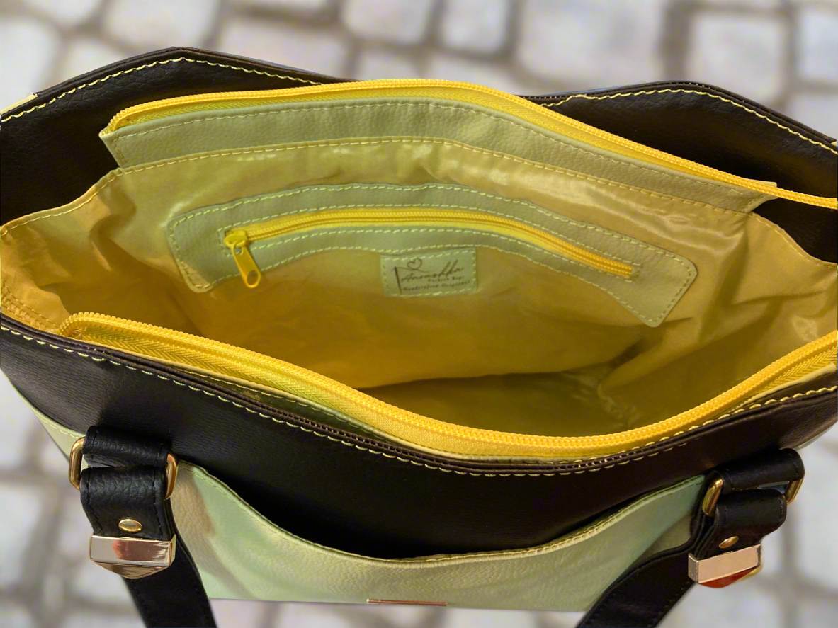 Hiraeth Handbag pistachio & black