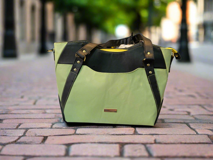 Hiraeth Handbag pistachio & black