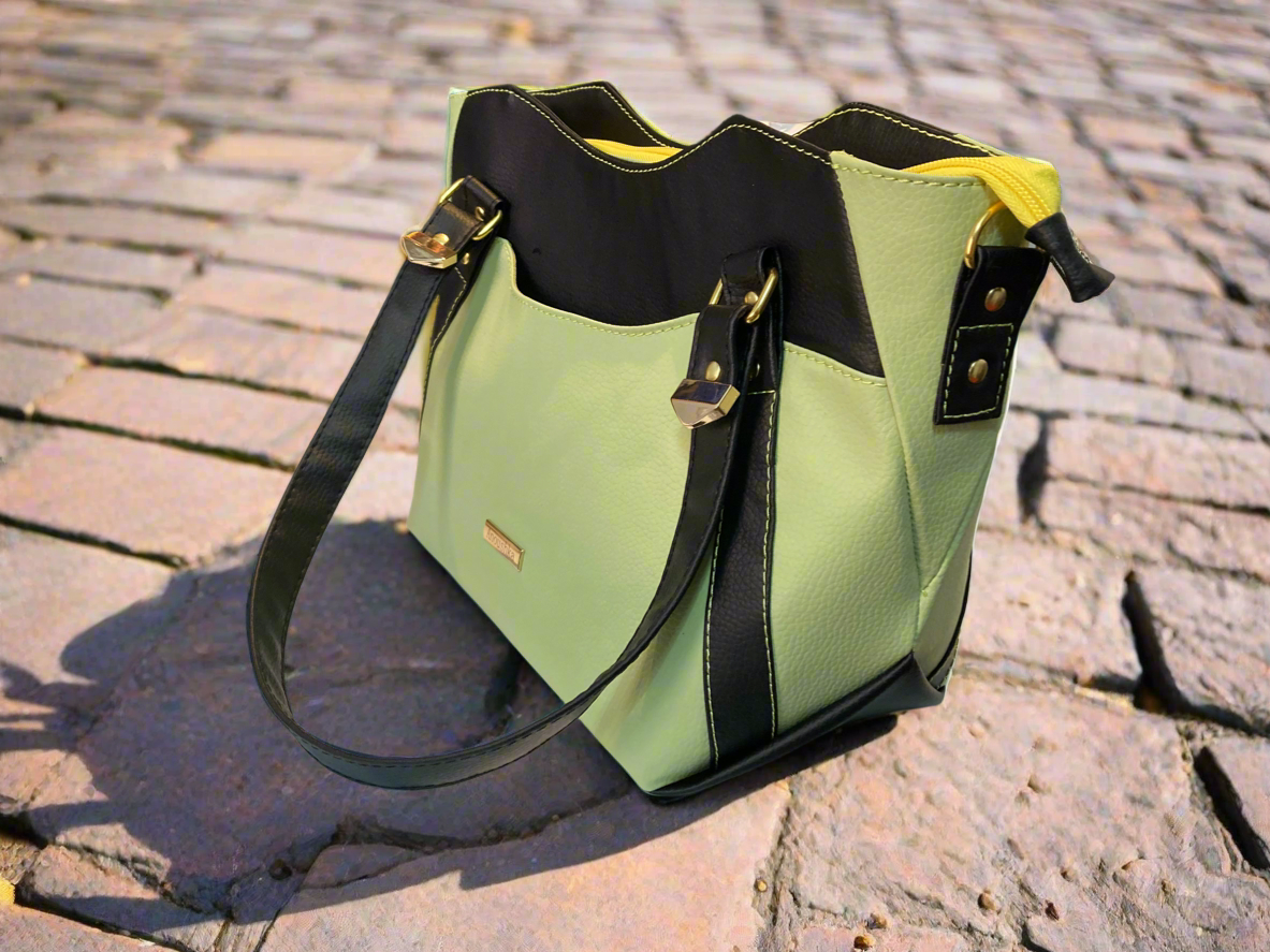 Hiraeth Handbag pistachio & black