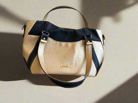 Hiraeth Handbag Gold & black