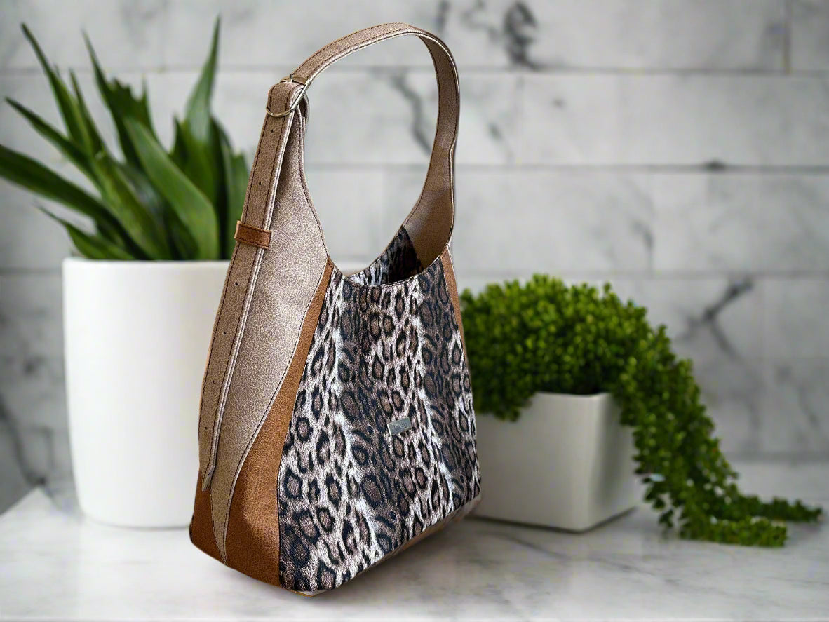 Adena Shoulder Bag (leopard)