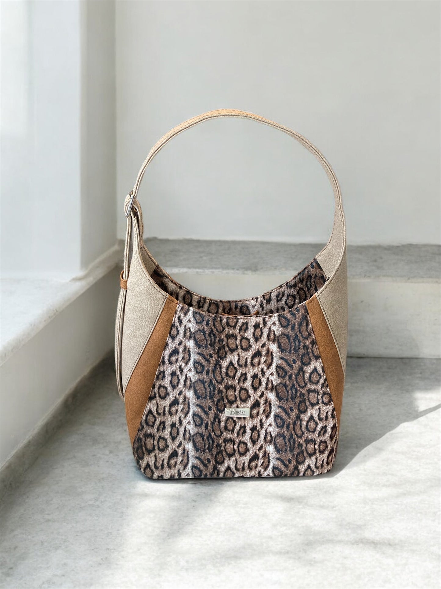 Adena Shoulder Bag (leopard)