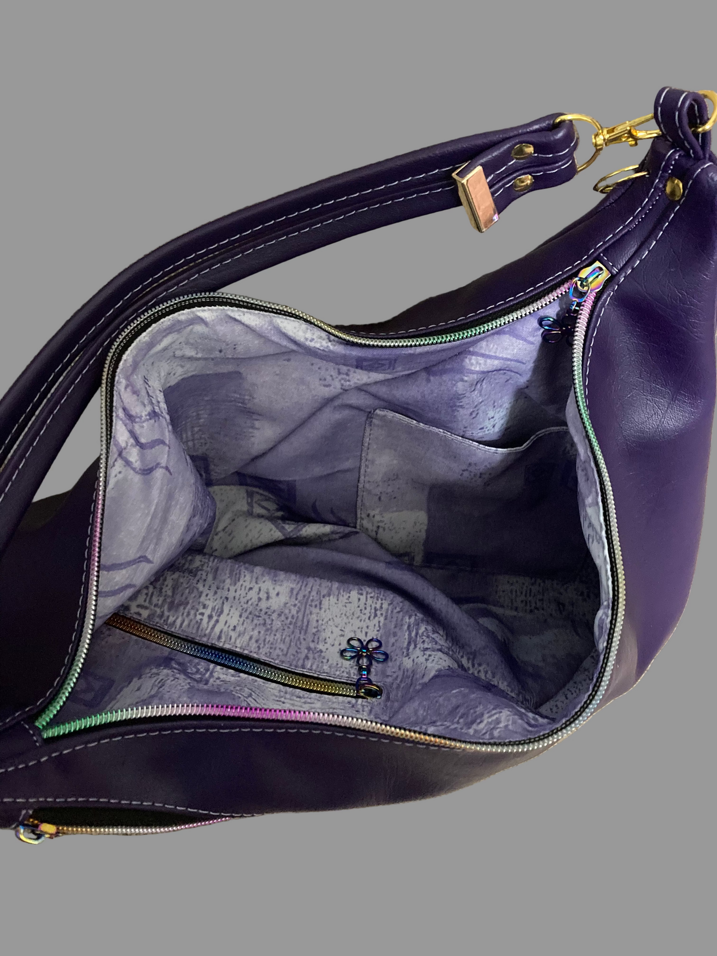 Traudy Triangular Shoulder Bag(Purple)