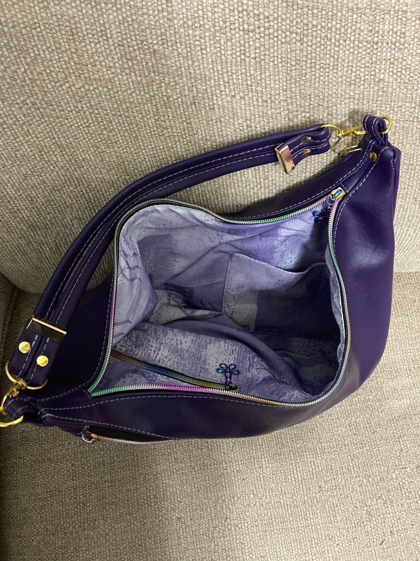 Traudy Triangular Shoulder Bag(Purple)