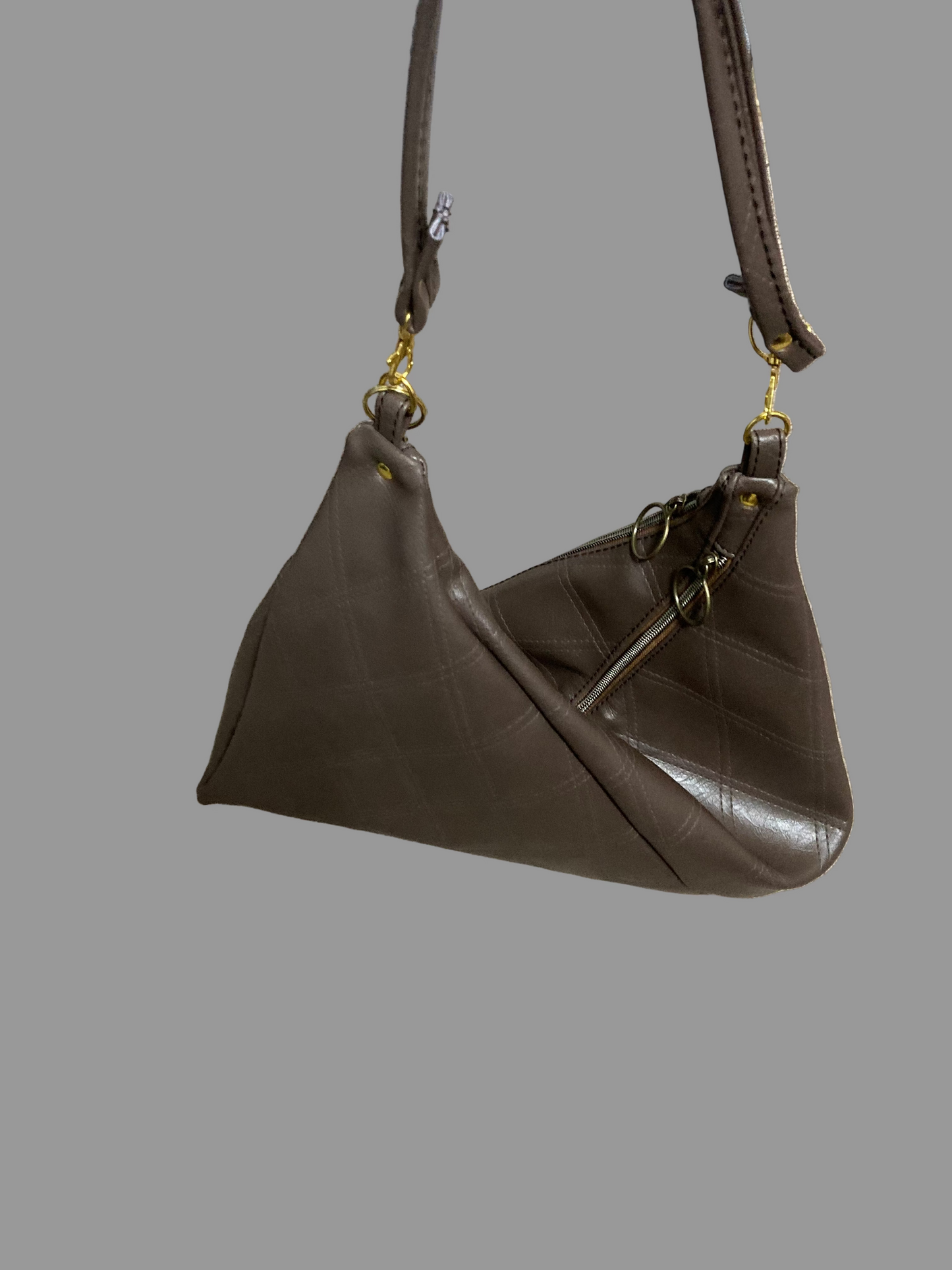 Traudy Triangular Shoulder Bag(Chocolate)
