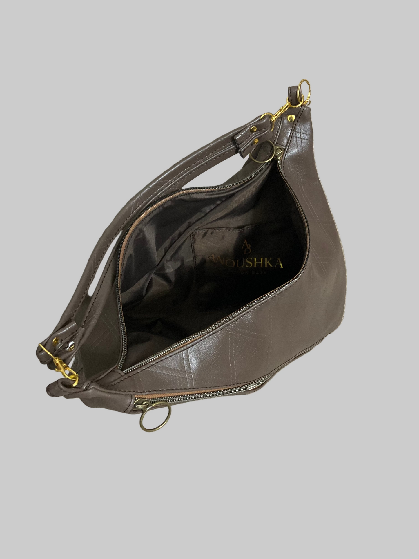 Traudy Triangular Shoulder Bag(Chocolate)
