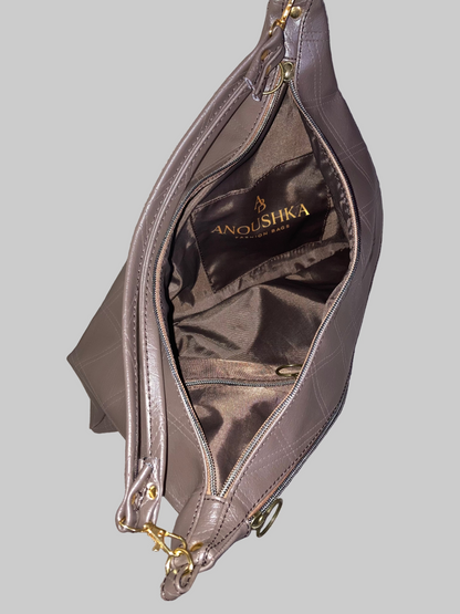 Traudy Triangular Shoulder Bag(Chocolate)