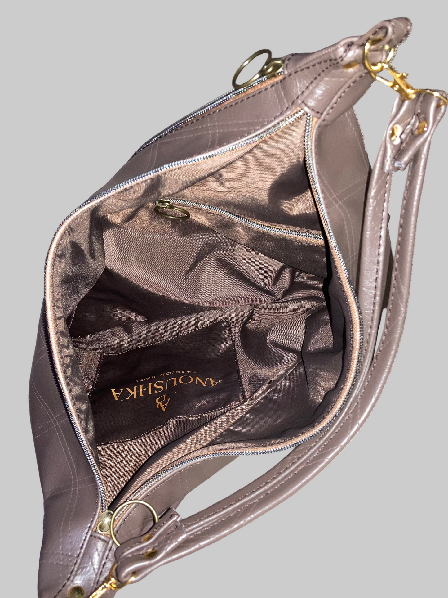Traudy Triangular Shoulder Bag(Chocolate)