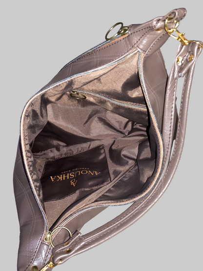 Traudy Triangular Shoulder Bag(Chocolate)