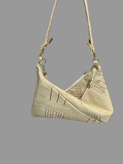 Traudy Triangular Shoulder Bag(Beige)
