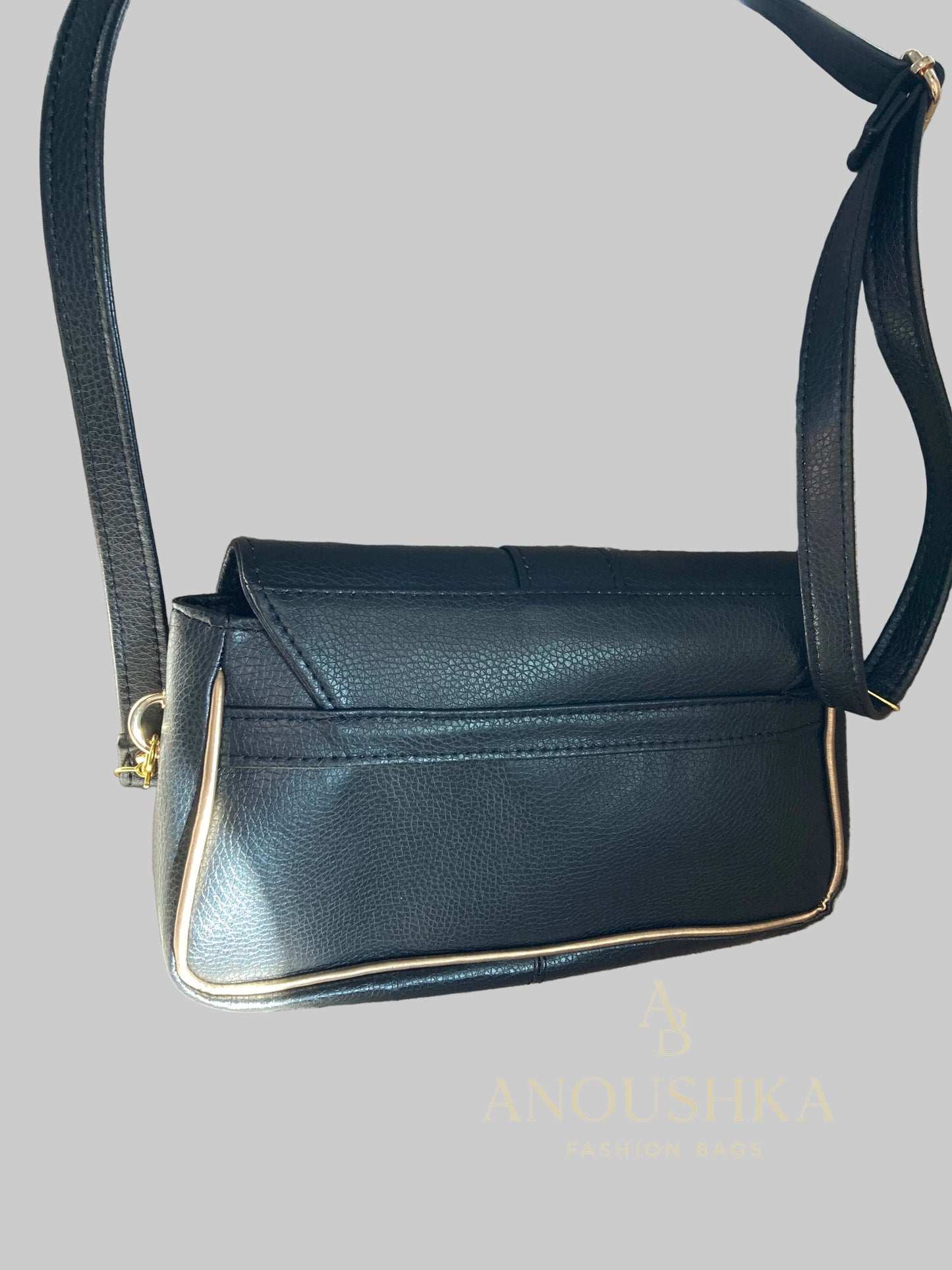 Juanita Crossbody Bag (Black/Gold)