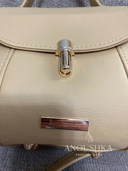 Novella Handbag (Tan)