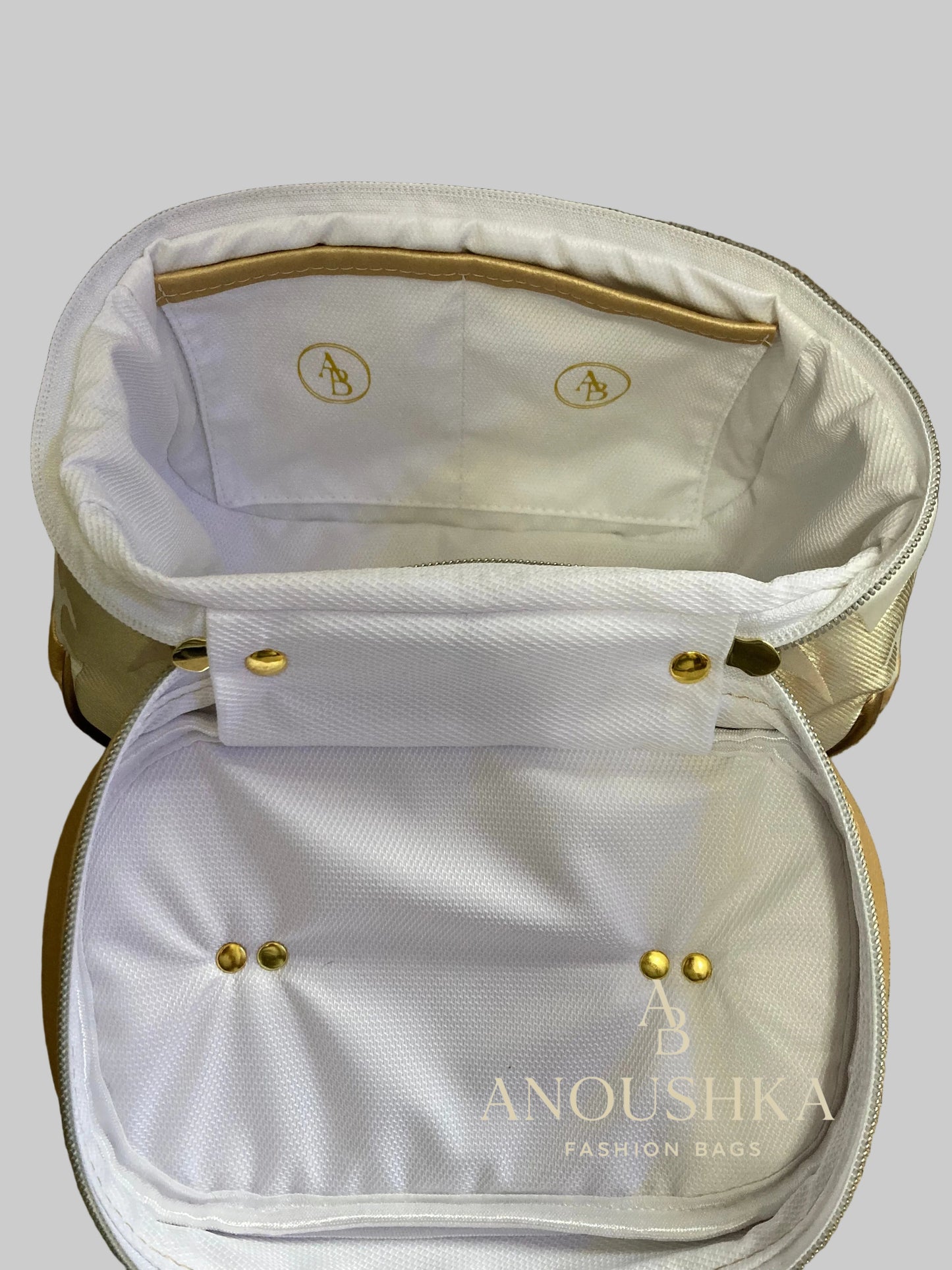 Fernweh luxury vanity cosmetic case (Gold)