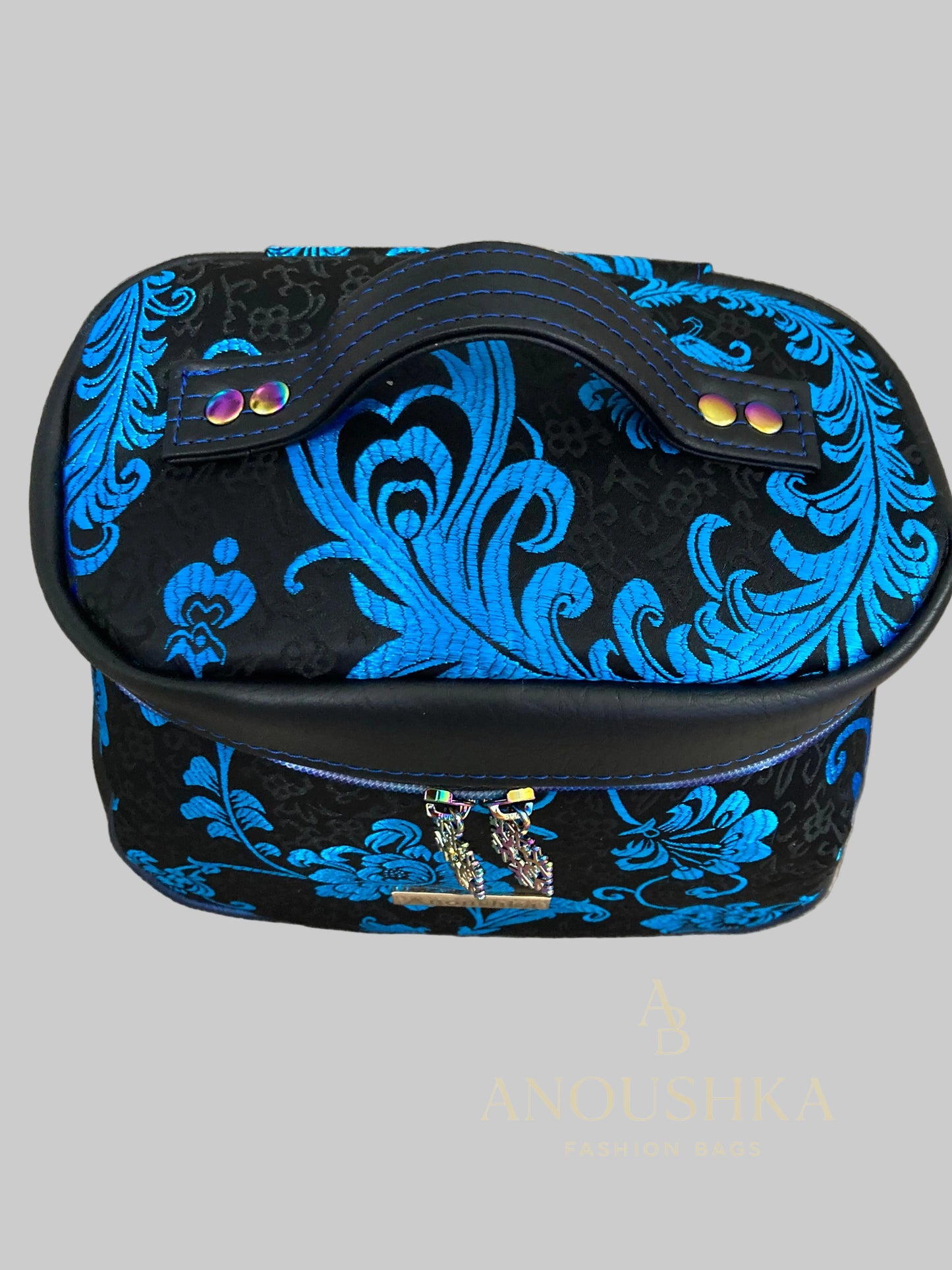 Fernweh luxury vanity cosmetics case (Black/Blue)