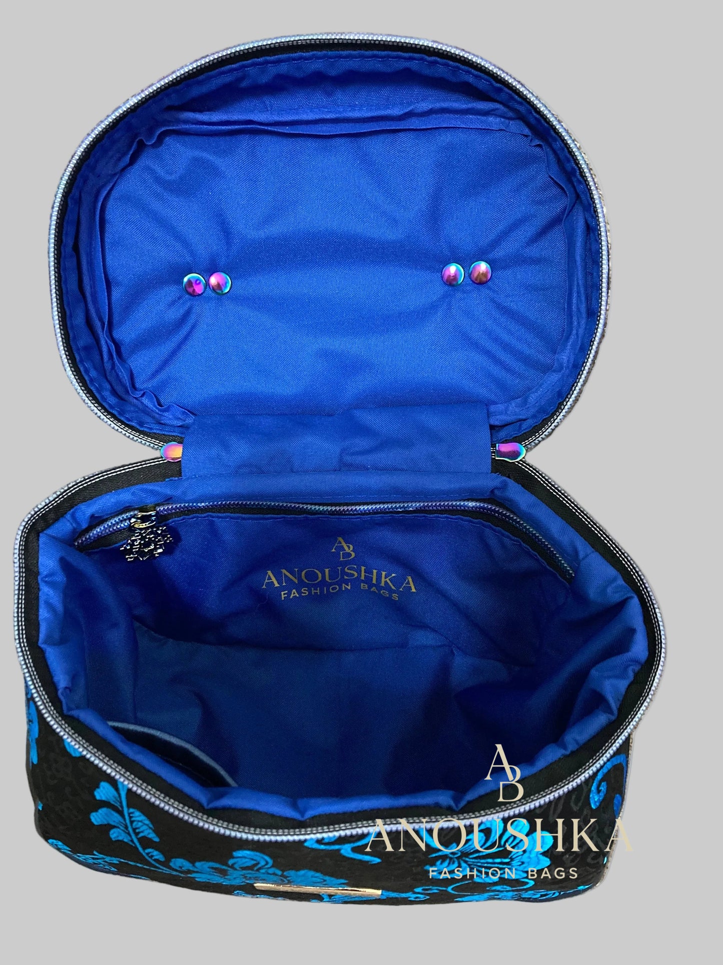 Fernweh luxury vanity cosmetics case (Black/Blue)