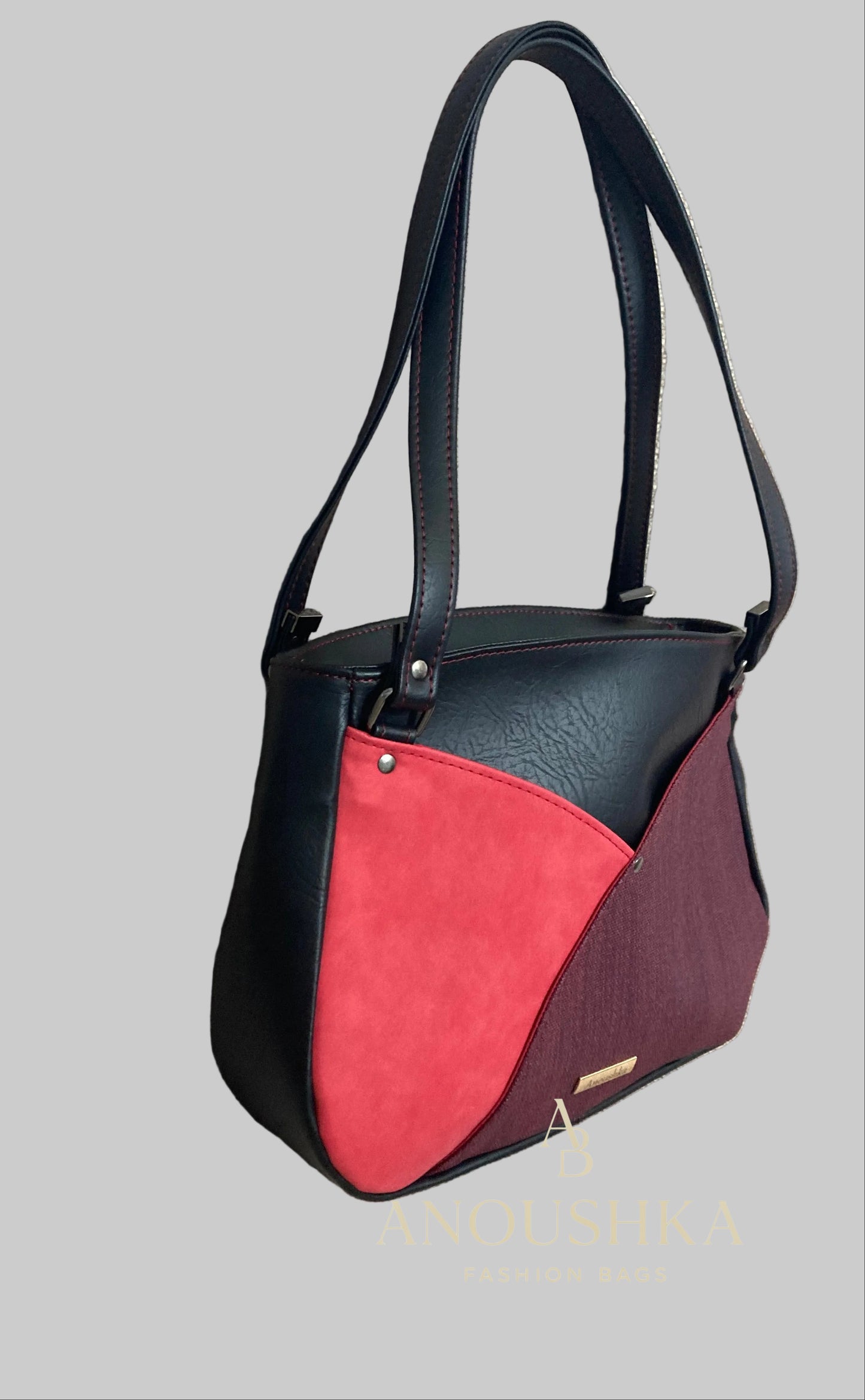 Reverdie Shoulder Bag (Red/Black)